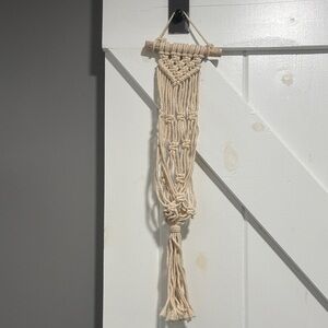 Macramé hanging air plant holder